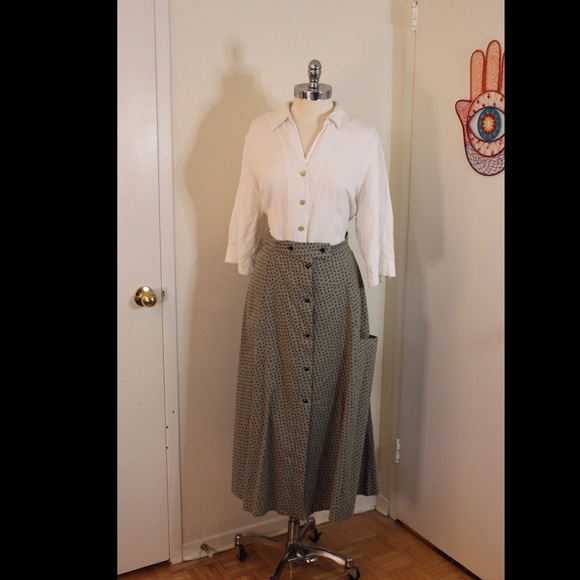 Long Vintage Skirt - Picture 2 of 4